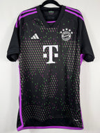 Bayern München Auswärtstrikot 2023/24 - 9/10 - Größe L