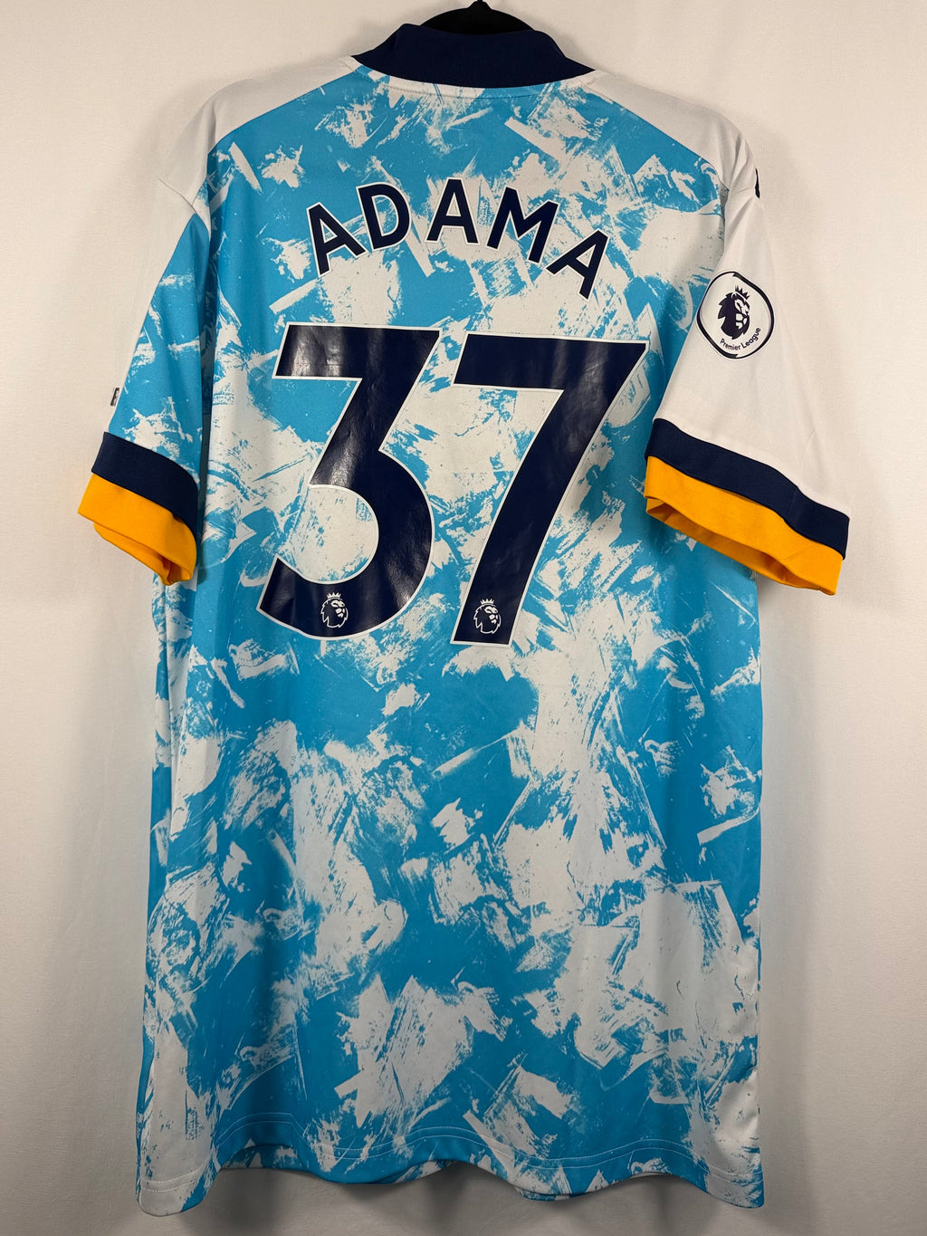 Wolverhampton Wanderers Auswärtstrikot 2020/21 Adama #37  - 9/10 - Größe L