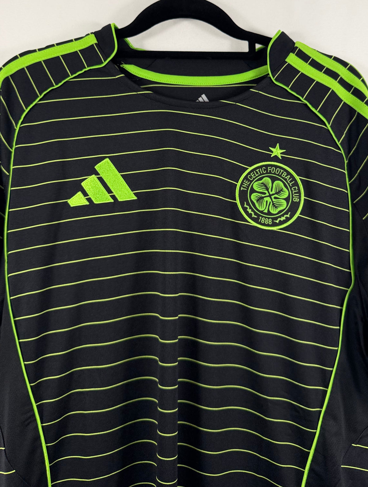 Celtic Glasgow Auswärtstrikot 2025/26 Iheanacho #17 - 9/10 - Größe M