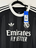 Real Madrid Torwartausweichtrikot 2025/26 - 10/10 - Größe M